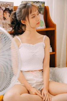 逆光飞翔